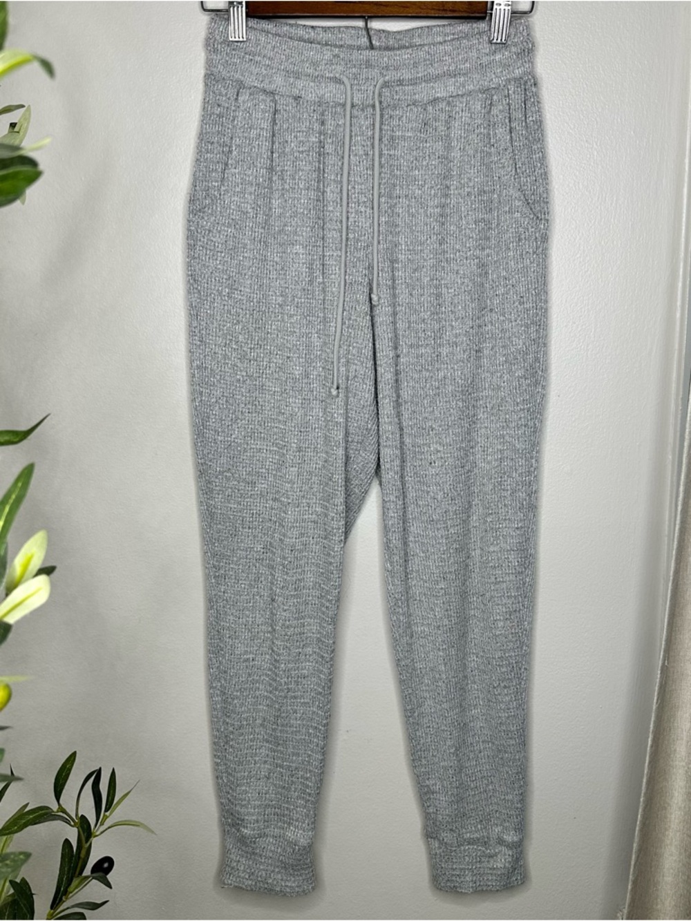 SO Lounge Life Sweatpants Joggers Cozy Knit Drawstring Heather Gray Small
